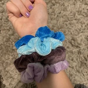 set of 4 scrunchies